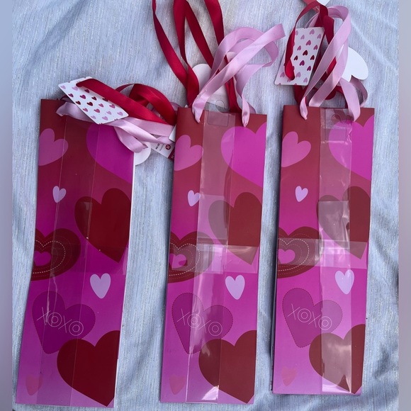 NWT valentines decor & more bundle 18 items - Picture 4 of 8